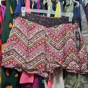 5/25 Closet Colorful Geometric Women's Shorts